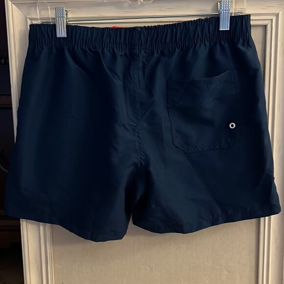 Navy swim trunks w elastic waist and side pockets NWT - L - Picture 4 of 9